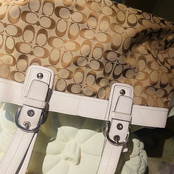 Coach - Picture 2 of 6